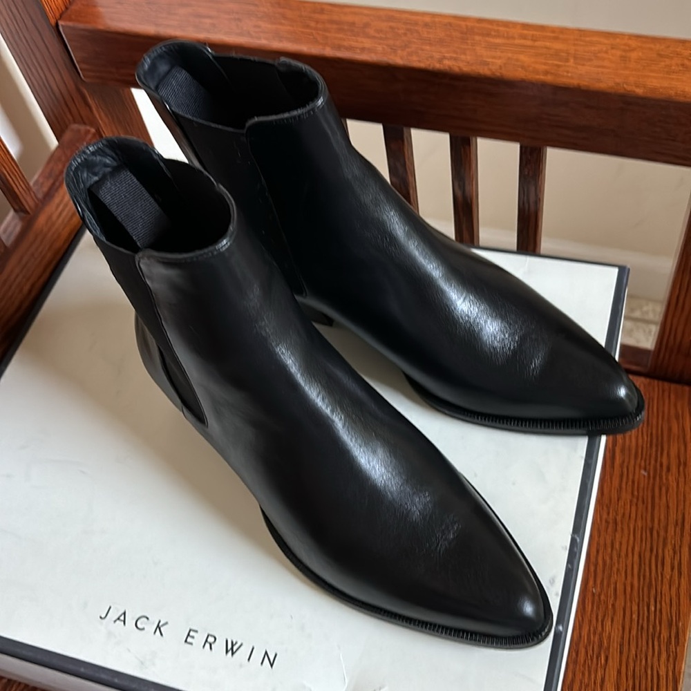 NIB Jack Erwin Robie Boots, size 5-5.5